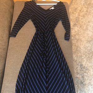 Comfortable stretchy dress excellent condition!!